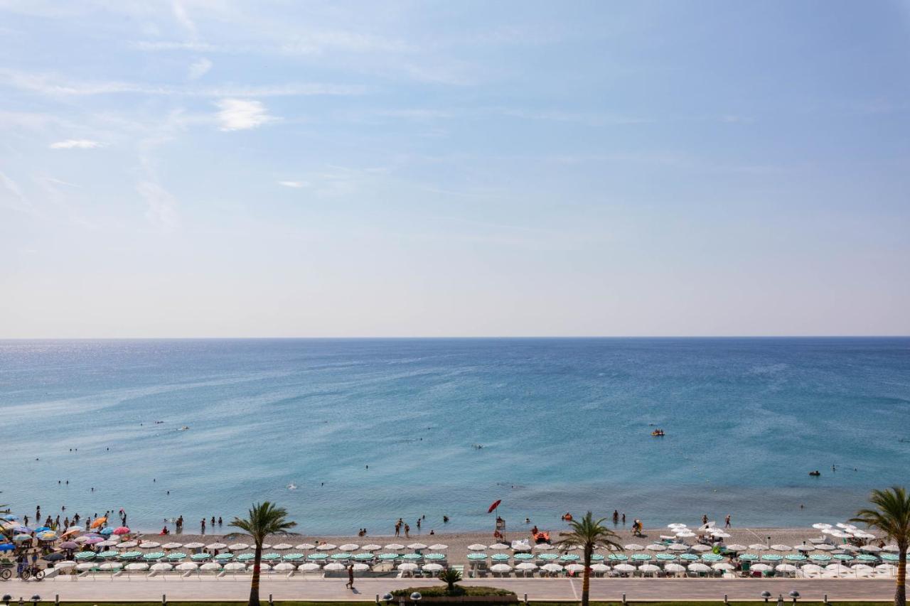 Grand Hotel بيترا ليغوري المظهر الخارجي الصورة